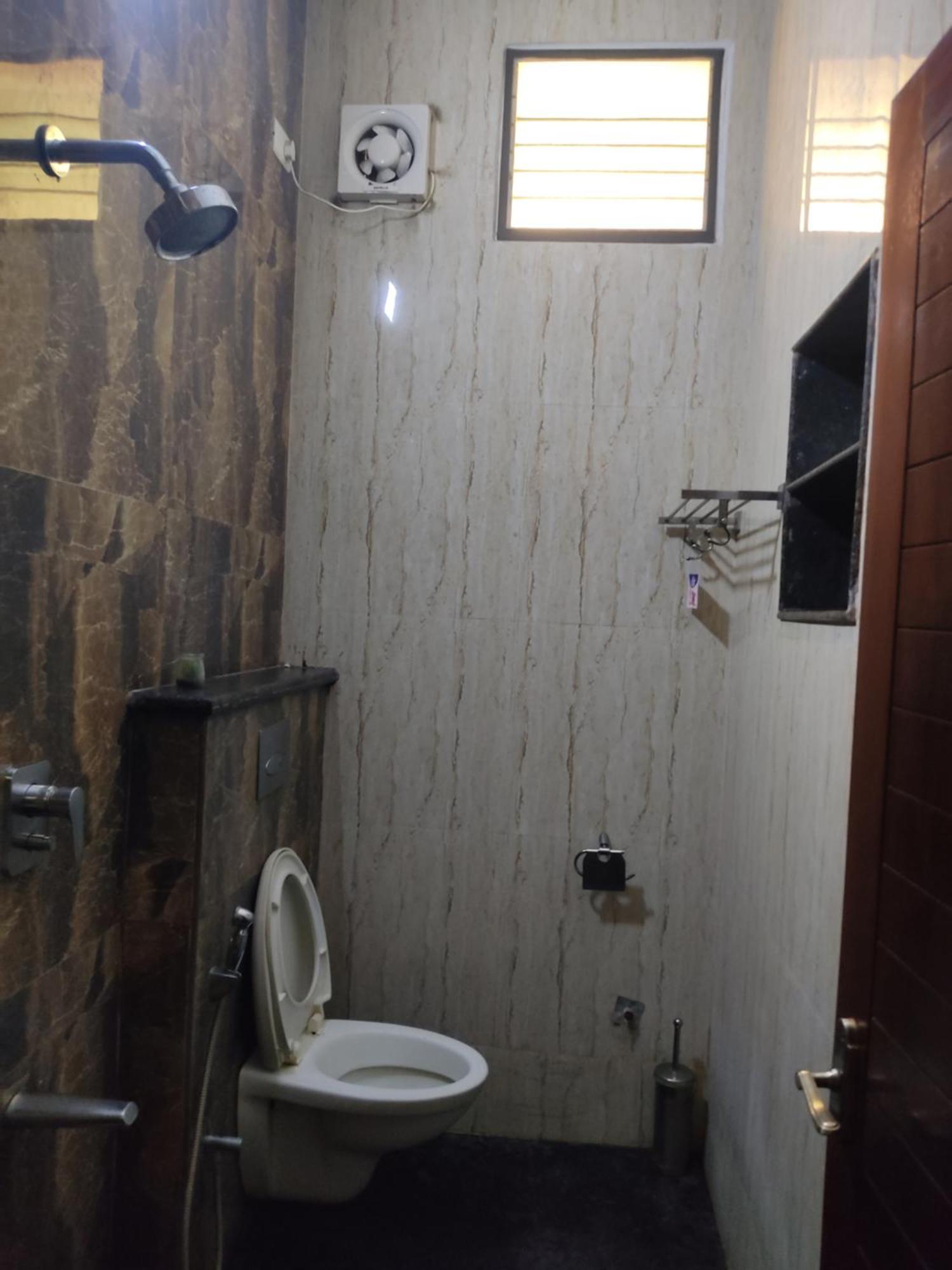 Iris Comfort Inn Chennai Eksteriør billede